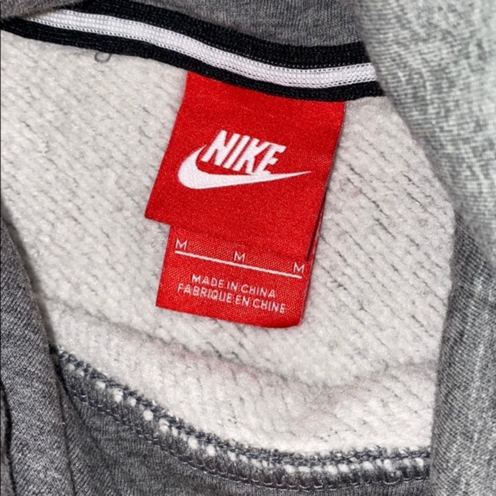 Medium women’s Nike hoodie